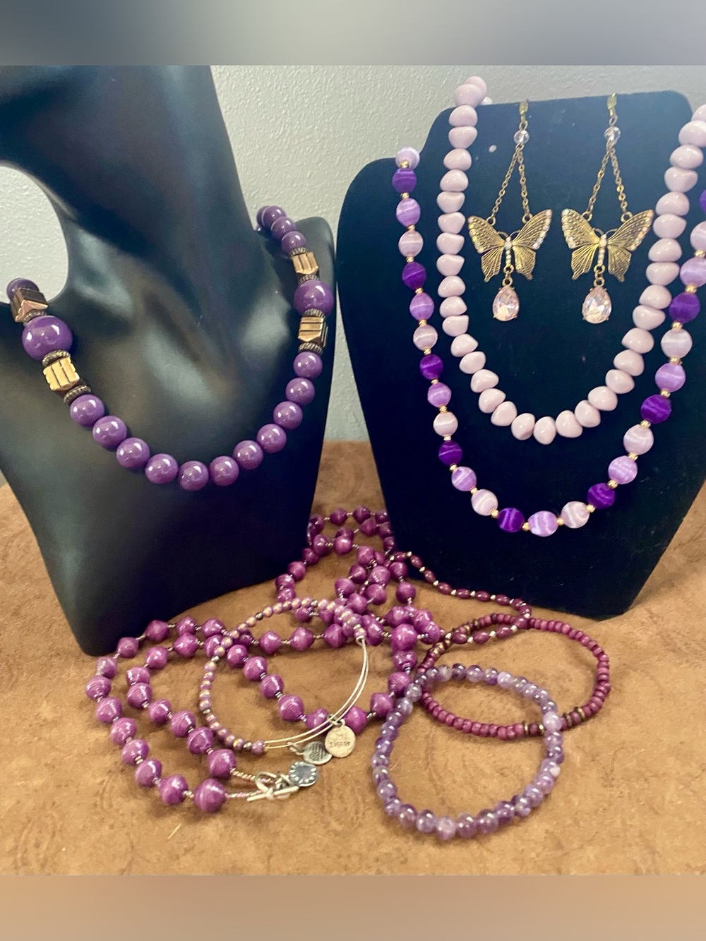 Purple and lavender beaded necklaces, bracelets, 🦋Butterfly dangle earrings